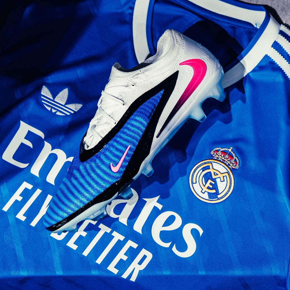 FootballAri's tweet photo. Keeping it Blue and Simple 📷📷
Nike Attack Pack กับเสื้อ Jersey ฤดูกาล 2025/26 สีน้ำเงิน

#AriFootball #FootballForAll #ฟุตบอลของทุกคน https://t.co/LeR5WbJnFs