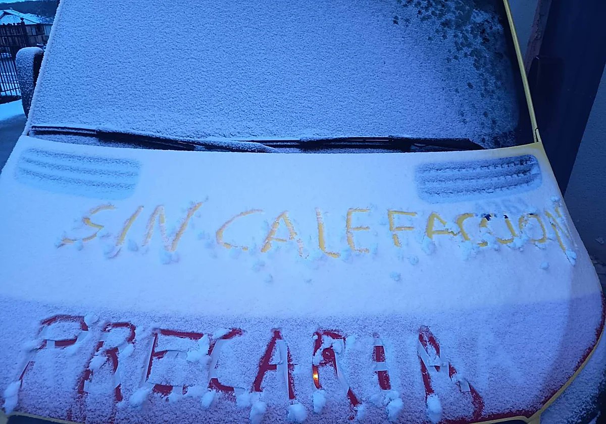 El personal de las ambulancias salmantinas denuncia que los vehículos se 'congelan' en invierno.
Solicitan poder aparcar bajo un techo y con una conexión eléctrica
----------------------------------------
lagacetadesalamanca.es/salamanca/pers…