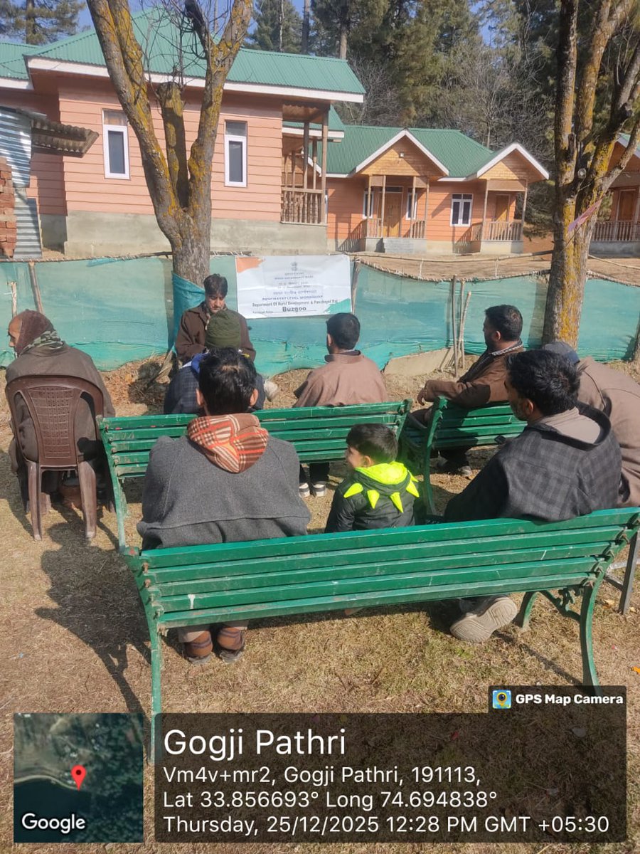 bdonagam's tweet photo. Redressing of Public Grievances at panchayat Halqa Buzgoo during Good Governance week 2025
Block Nagam 
#GoodGovernanceWeek2025 
#PrashasanGaonKiOre https://t.co/jg2A2BfLuI