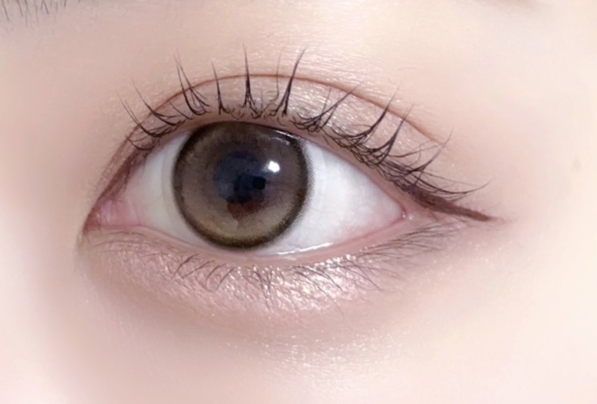 今年のお気に入りに入るであろうアンローラのルナンベージュ
回らないシリコン素材のカラコンで水光デザインが安定してめちゃくちゃ可愛い🥹控えめサイズなのも好きなポイント👌🏻💘