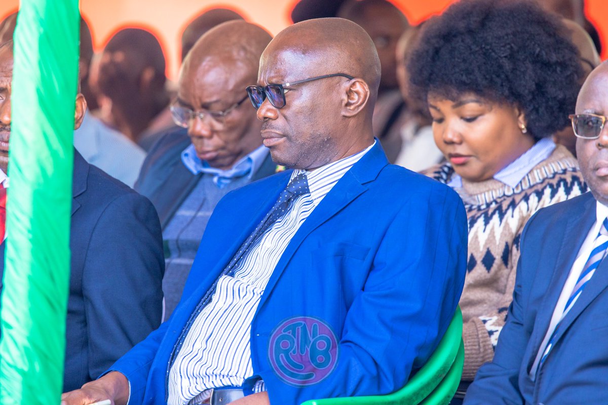 Lors de la séance de questions-réponses, le Chef de l’État s’est exprimé sur plusieurs sujets majeurs de la vie nationale.

Concernant l’agriculture, il a indiqué que l’un des principaux défis actuels réside dans l’augmentation du nombre d’agriculteurs, sans qu’il y ait eu au