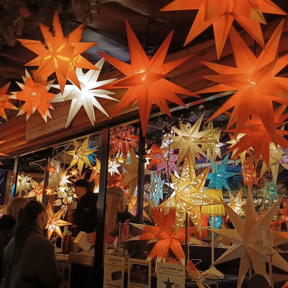 Project8kenden's tweet image. 専らサイトで更新してるのでこっちが手つかずに😅
今年のクリスマスの様子🎄
具材がキャベツだけのパスタを初めて見つけてめちゃくちゃ美味しくてびっくり…ドイツの焼きそばだと思いました😂
クリスマスマーケットで見たものなど詳細はサイトのLifelogに上げてます

8kenden.com