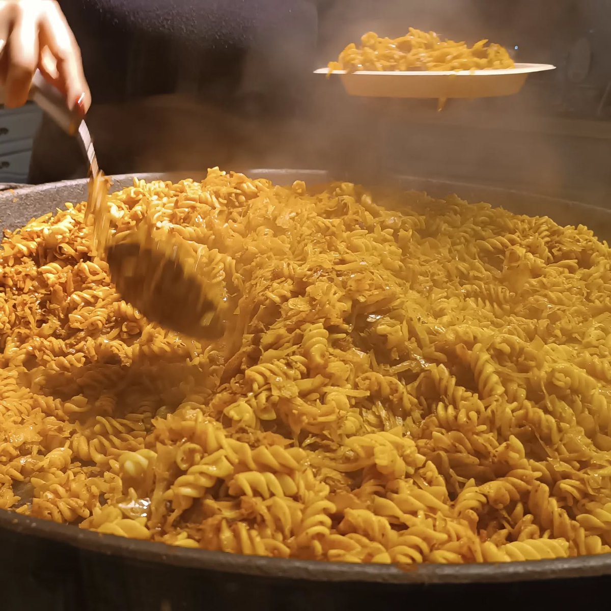 Project8kenden's tweet image. 専らサイトで更新してるのでこっちが手つかずに😅
今年のクリスマスの様子🎄
具材がキャベツだけのパスタを初めて見つけてめちゃくちゃ美味しくてびっくり…ドイツの焼きそばだと思いました😂
クリスマスマーケットで見たものなど詳細はサイトのLifelogに上げてます

8kenden.com