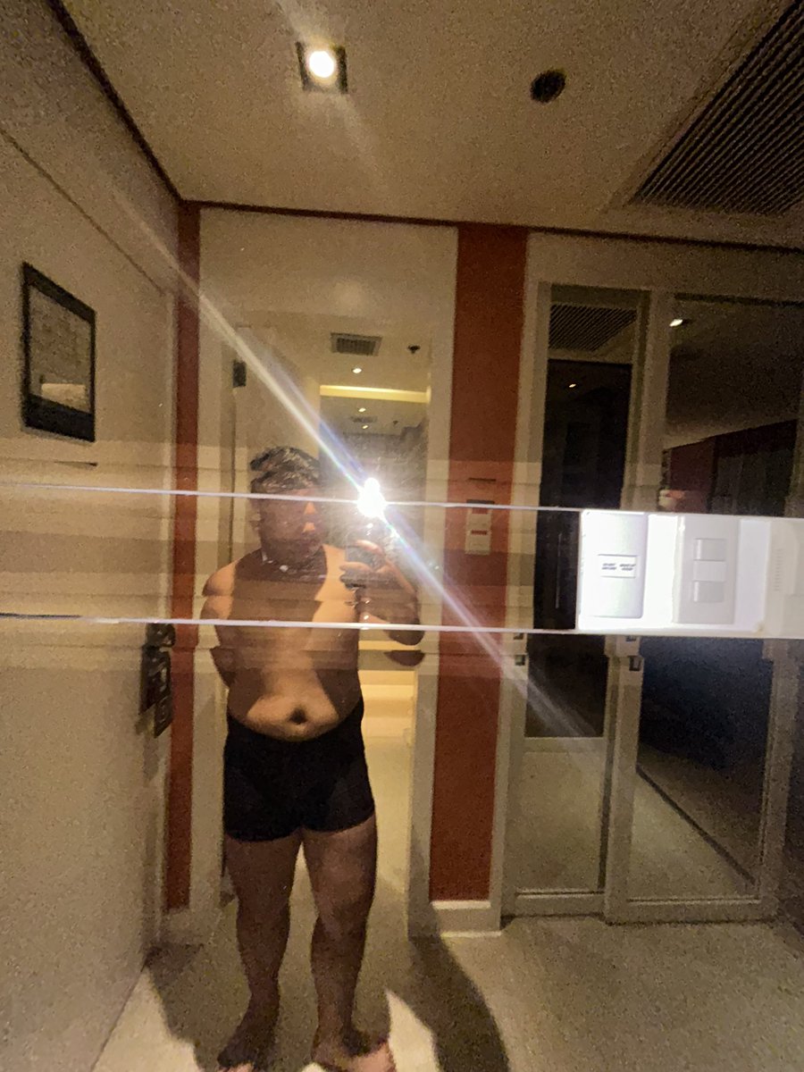 L 👅 R tweet media