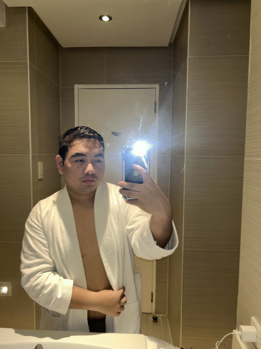 L 👅 R tweet media