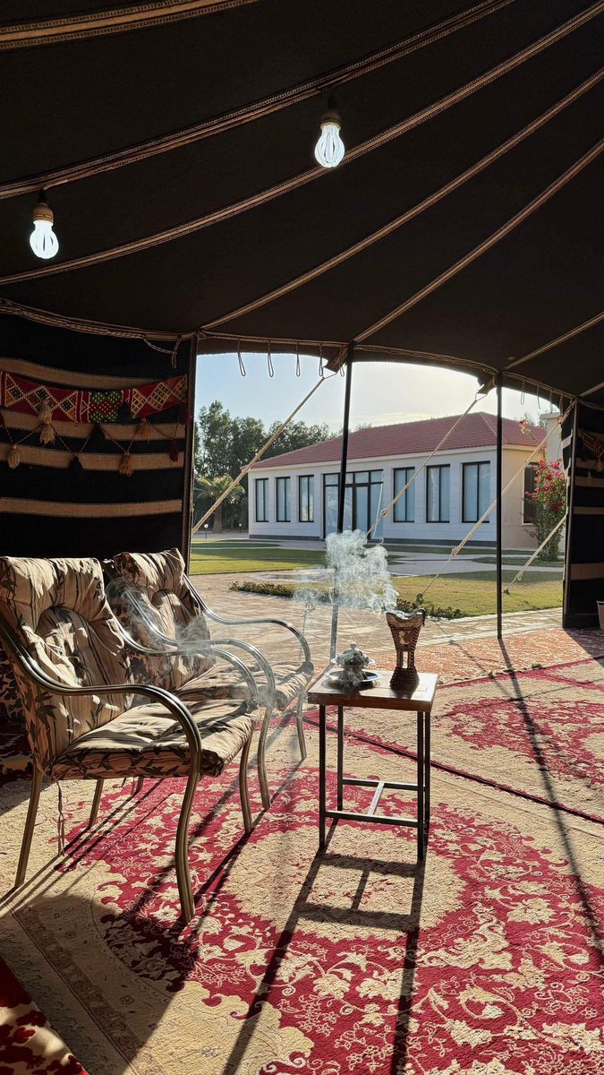 يالله بدعوة مسلمٍ في ظهر غيب
تفتح لي أبواب السماء كل أبوها .