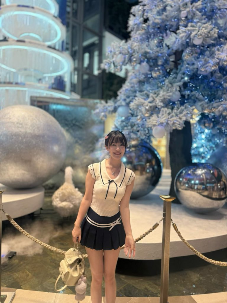 ashdt888's tweet photo. 圣诞🎄快乐🎉 #御姐女王 https://t.co/fOmjk7rsxp