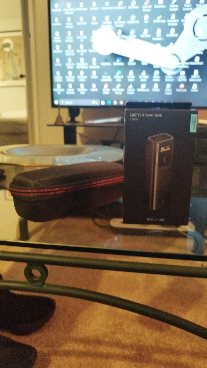 TheSlayerBaron's tweet photo. I hope everyone had an amazing Christmas and boxing day! I got a lot of amazing things 😄 including a nice new pair of Nike shoes, also a new phone, Poco f8 ultra! Arriving soon! I'll be able to finally do irl streams!
My first flagship phone :3

#BoxingDay #Christmas #Positivity https://t.co/i8ue5Prf4H