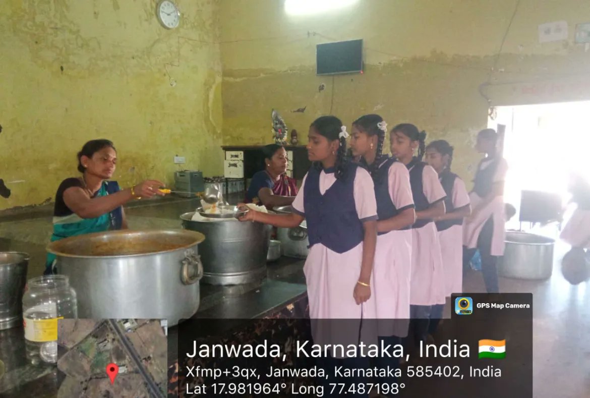 igrs646st's tweet photo. #SocialAudit_SWDMeals ಬಿಲ್ಡಿಂಗ ಸಿಪ್ಟೆಡ #SocialAudit_SWDMeals #SocialWelfare_Karnataka https://t.co/jCHk1eAJxg