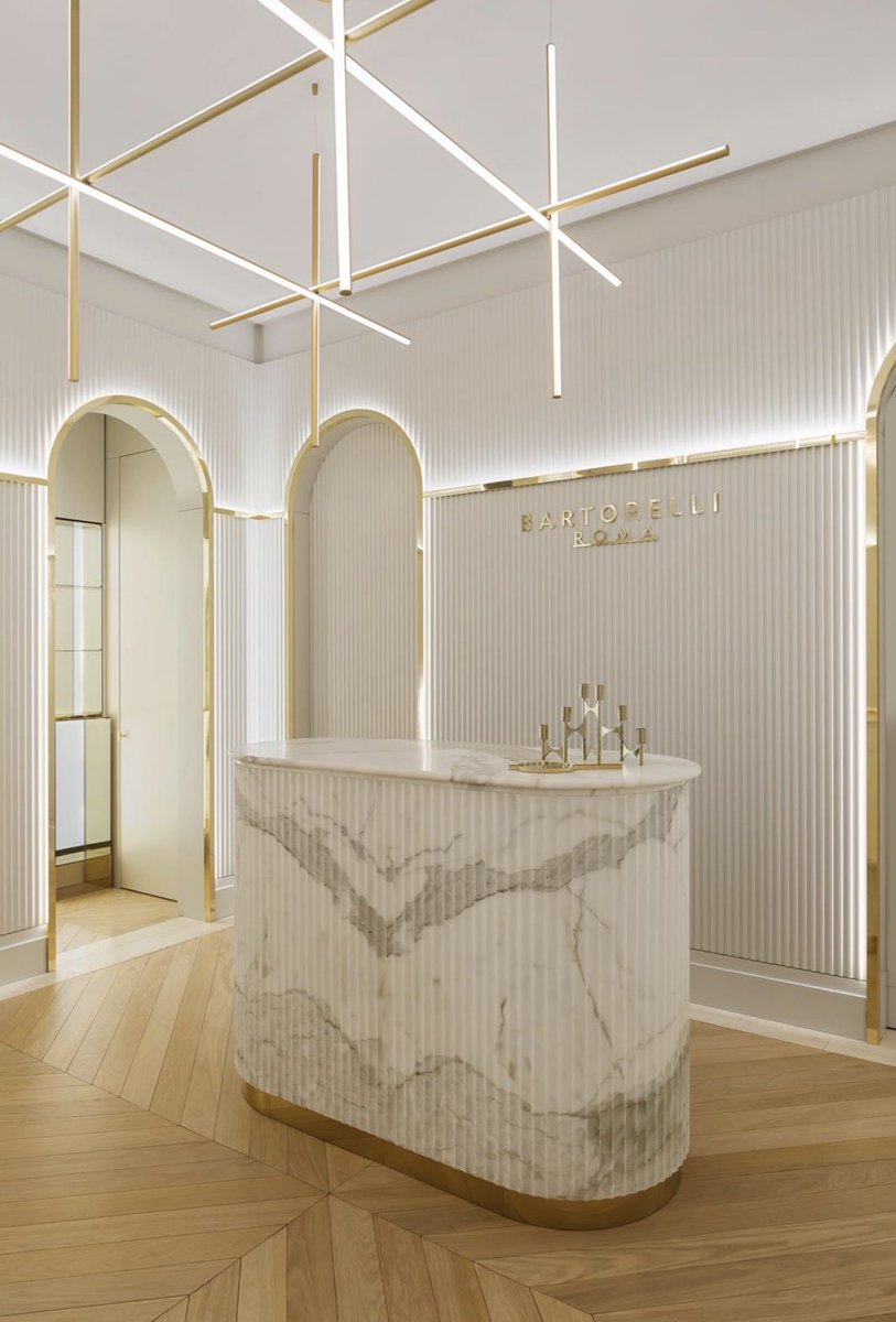 1bartorelli's tweet photo. Il salone di Simone Bartorelli in Piazza Di Spagna 29 https://t.co/uHJFaOv9Cs