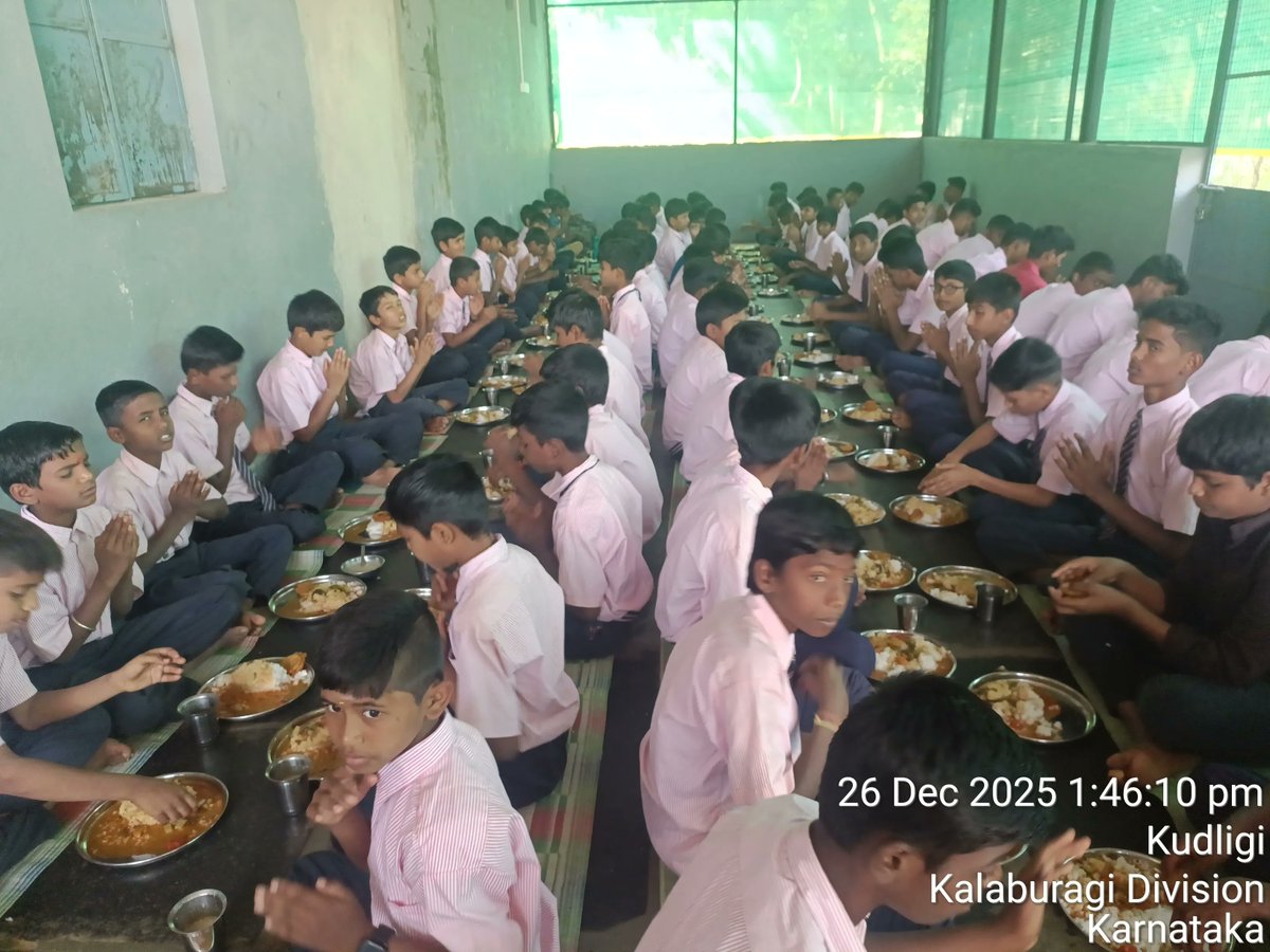 dbrs817's tweet photo. Lunch  #SocialAudit_SWDMeals #SocialWelfare_Karnataka https://t.co/Hun2f1B9ZH