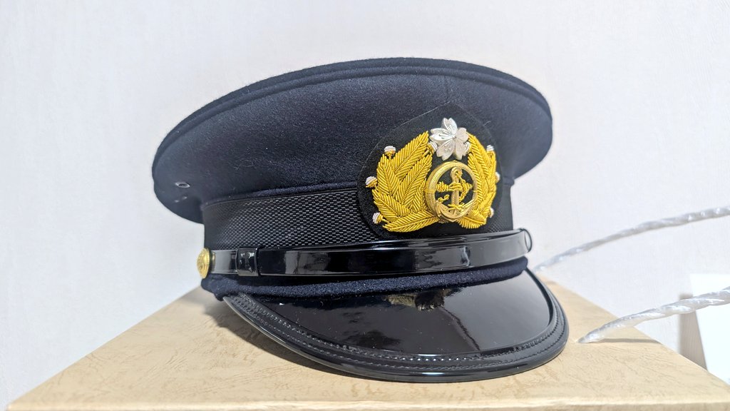 士官用軍帽 結局、昨日の事が忘れられず本日高田帽子店にて購入した