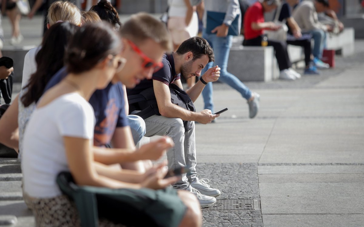 🔴 Objetivo de la extrema derecha: conquistar a la juventud

✍️ Artículo de <a href="/paulalizcanoa/">Paula</a>, secretaria de <a href="/CCOOMadridJoven/">Jóvenes CCOO de Madrid</a>

"El discurso de la extrema derecha hacia la juventud se construye con precisión. Habla de empleo y vivienda, pero señala como culpables a inmigrantes o