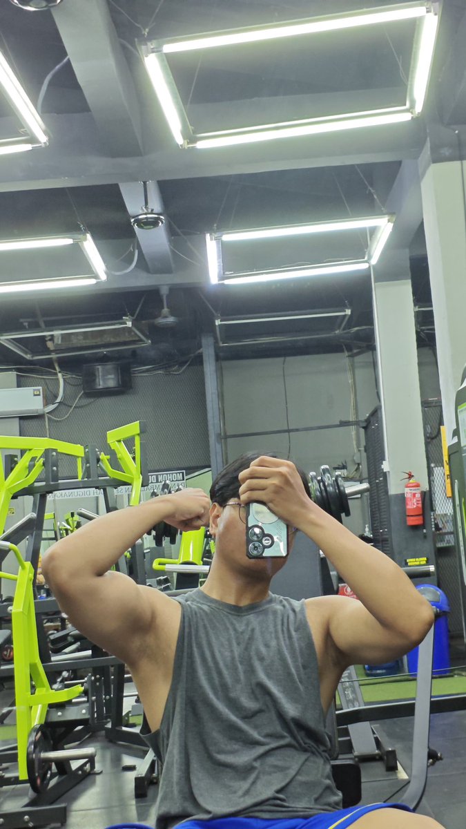 Rainisgone tweet media