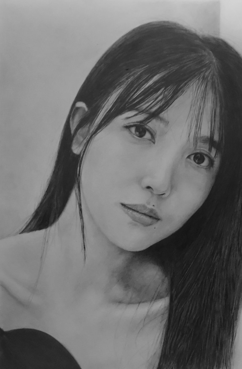 南の島の女性の鉛筆画 2025年自分が選ぶ今年下半期の4枚 #鉛筆画 #pencildrawing