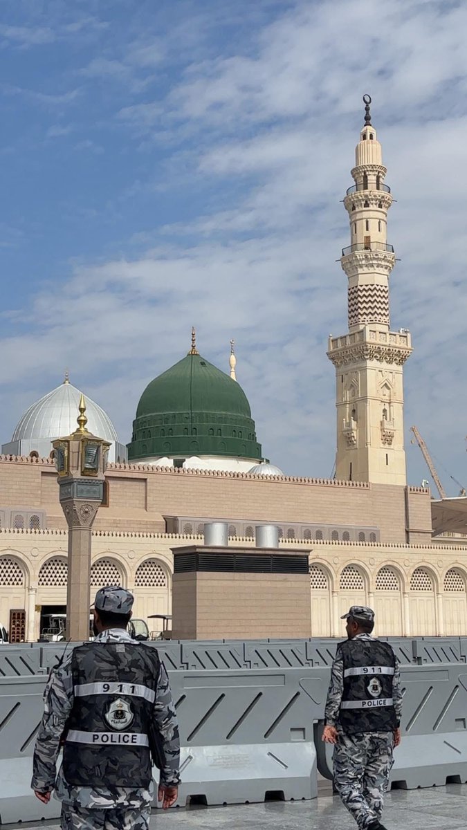 theholymosques's tweet photo. اللهم صل وسلم على نبينا محمد ﷺ https://t.co/bTHX2m4ihJ