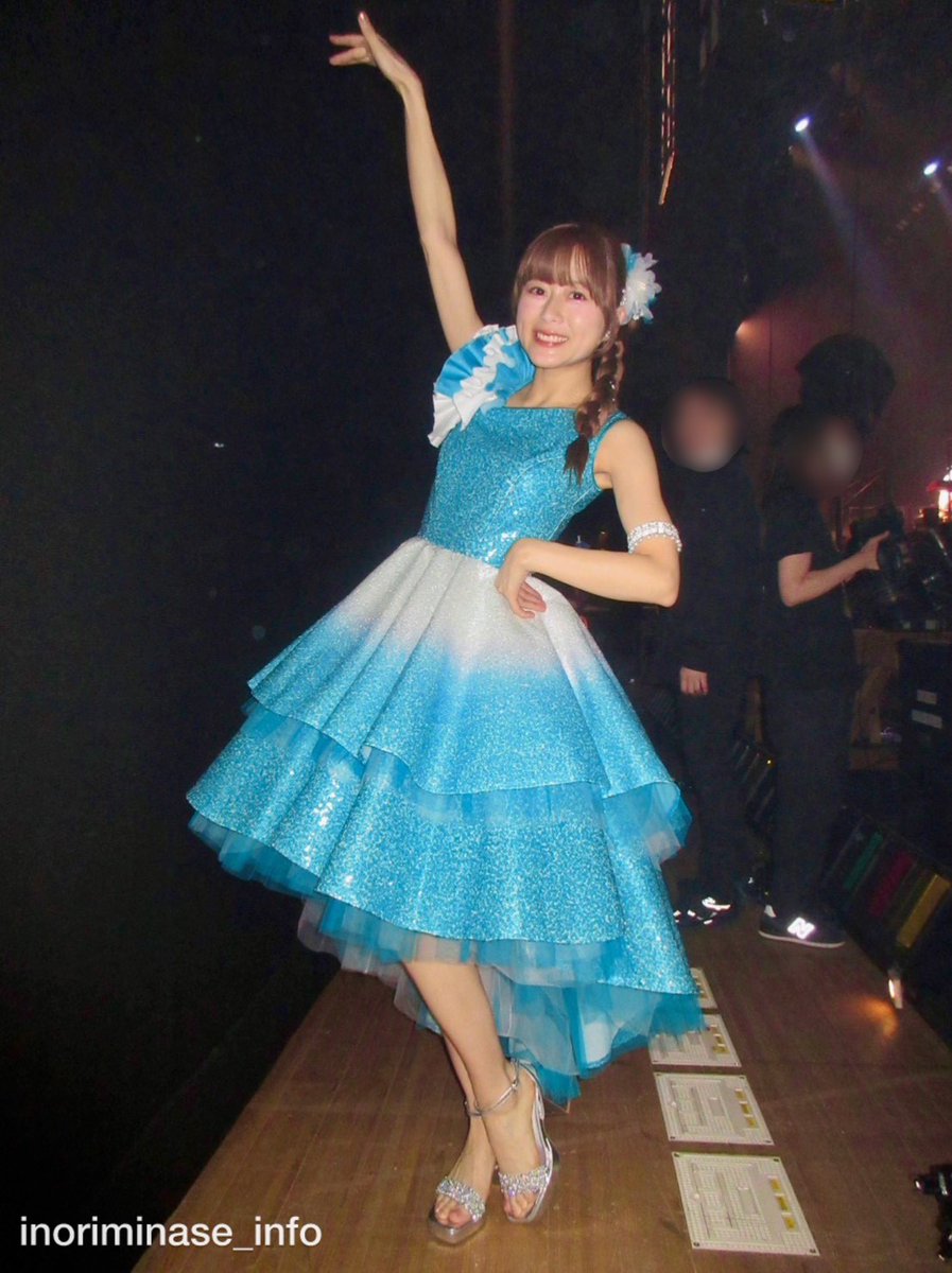 inoriminase's tweet image. Inori Minase 10th ANNIVERSARY LIVE TOUR Travel Record
ファイナル 神奈川DAY2公演🧳🩵

オンライン配信のアーカイブは
【明日1/4(日)23:59】まで⏰‼️

FCからの購入は特典付きです🎁
お見逃しなく！

🔗視聴チケット販売中
inoriminase.com/news/?id=1691
※チケット販売期限は明日18:00まで

#水瀬いのり…