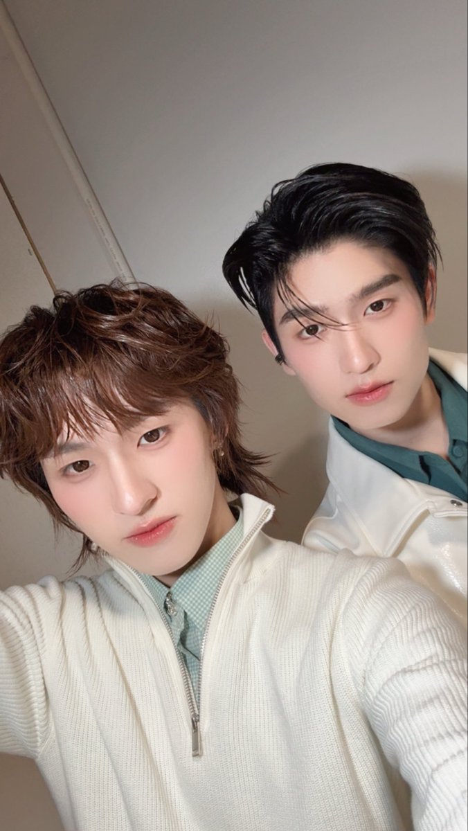 kongjiro_'s tweet image. ใครรอเราอยู่ม้ายยยยย

WAGAWAGA WITH THOMASKONG 
#WAGANewYearWithTMK