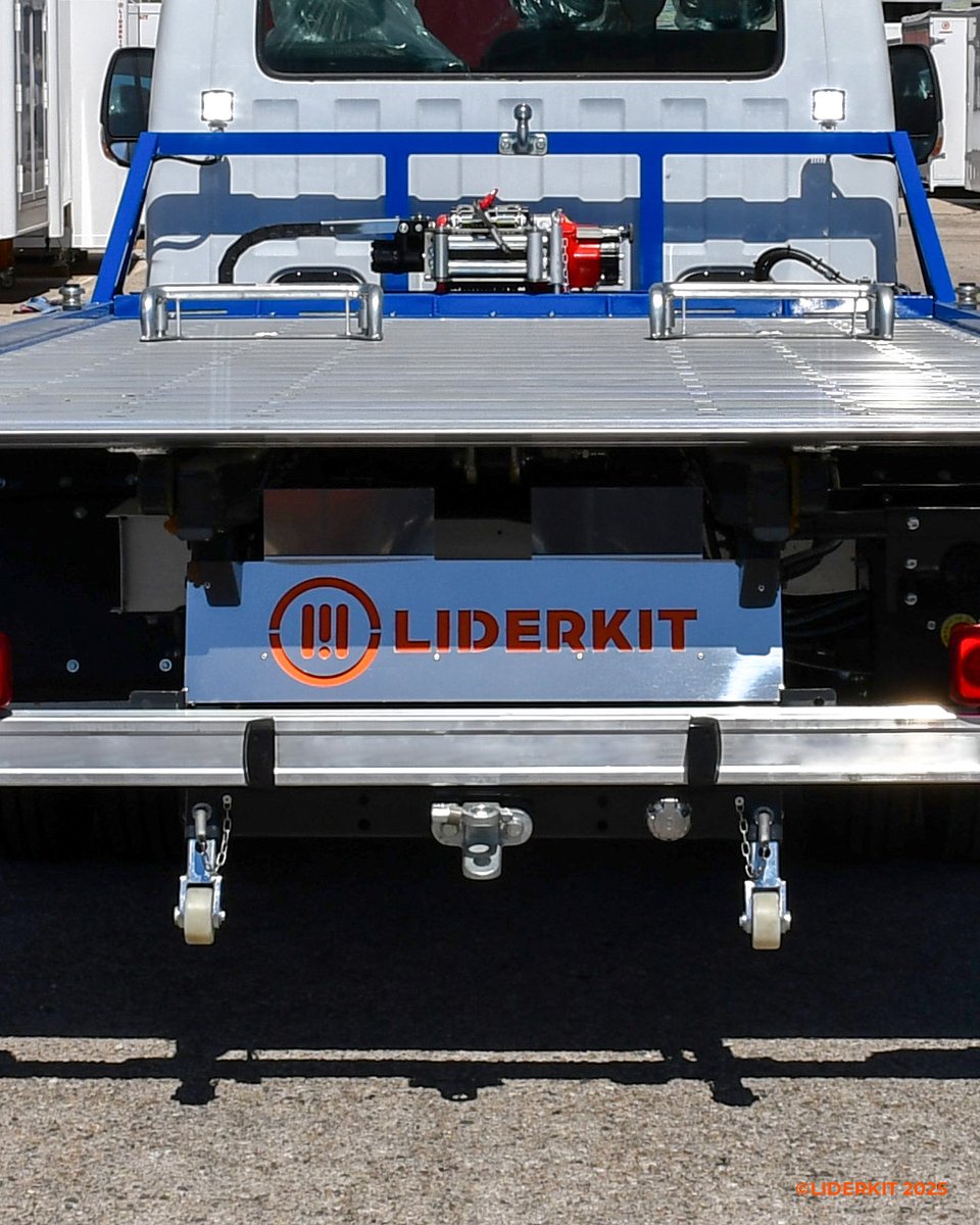 Tu flota, tu marca, tu estilo. 🚚✨

En Liderkit cuidamos cada detalle para que tu identidad corporativa se vea clara y potente.

Reservamos la zona trasera para incluir tu imagen de marca y gestionamos todo el proceso para que el diseño quede exactamente como lo imaginas 🎨✅