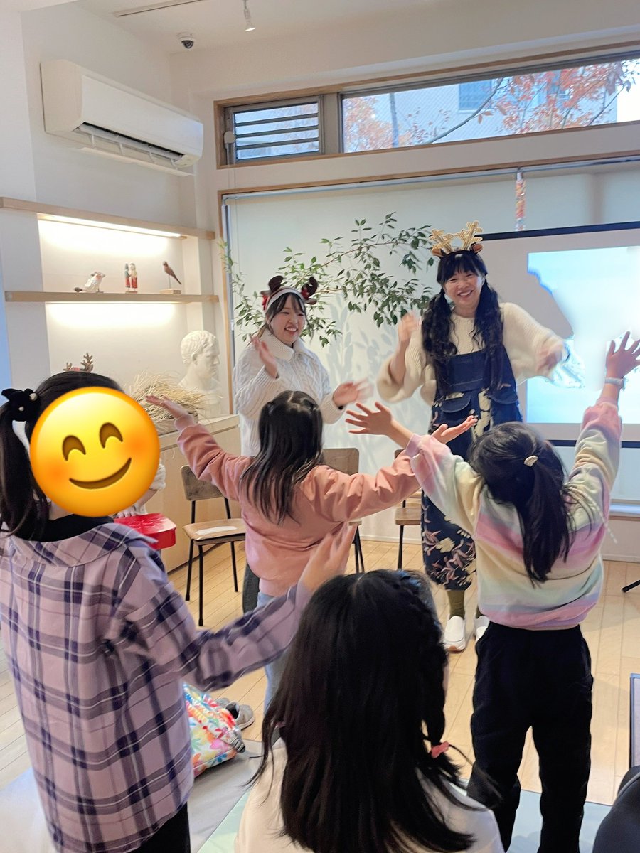 t_echo_'s tweet photo. ボランティア自主活動🌸
『#チーム・るるるのおはなし会』

絵本を読んで、歌って踊って🎵🎄🥳
素敵な時間をありがとうございました❣️

これからも楽しいおはなしをお届けします📚✨
また来年、お会いしましょう！

⬇️チーム・るるるInstagram
是非チェックして下さいね❣️📸🌈
https://t.co/omP4P6eypB https://t.co/sgCY1QDfxB