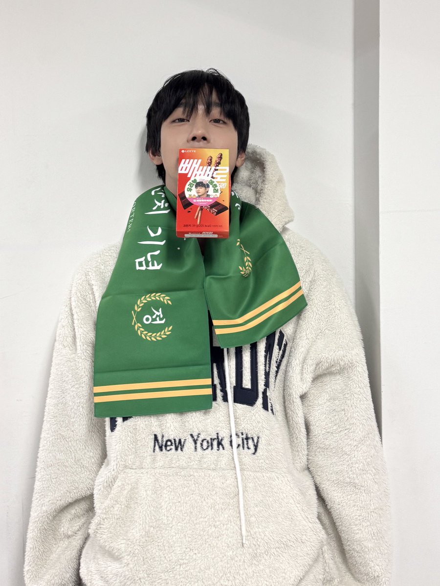 ThePresent_X's tweet photo. [#안효섭] 
📸 251111
더 큰 사랑과 더 풍성해진 마음으로
메추리 마을 잔치하던 날 💚

#오늘도매진했습니다
#안효섭 #AHNHYOSEOP
#アンヒョソプ #安孝燮 https://t.co/hKlHNqDOeZ