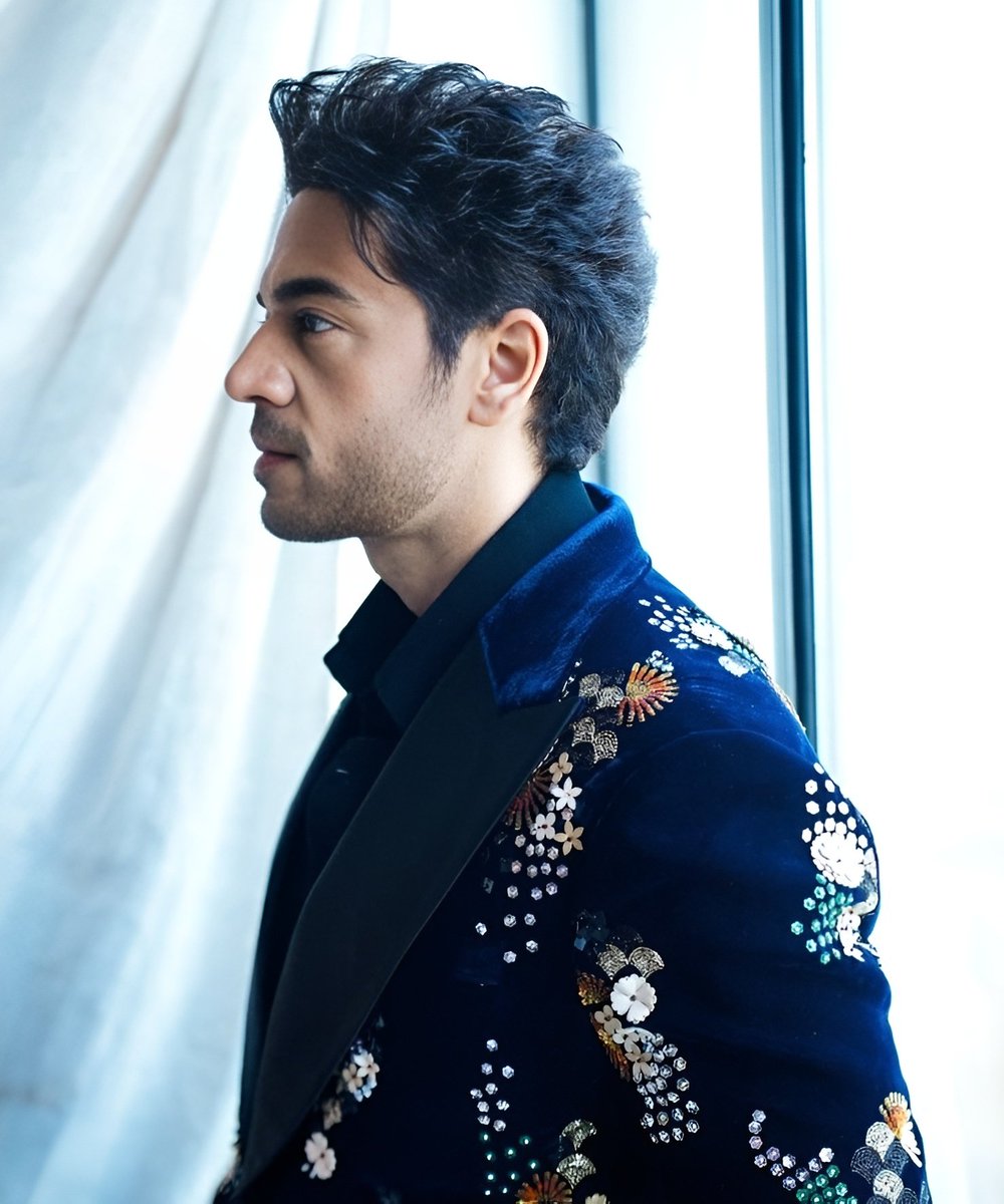 Calm face, loud impact.🔥🔥
#GauravKhanna𓃵 #GauravKhanna