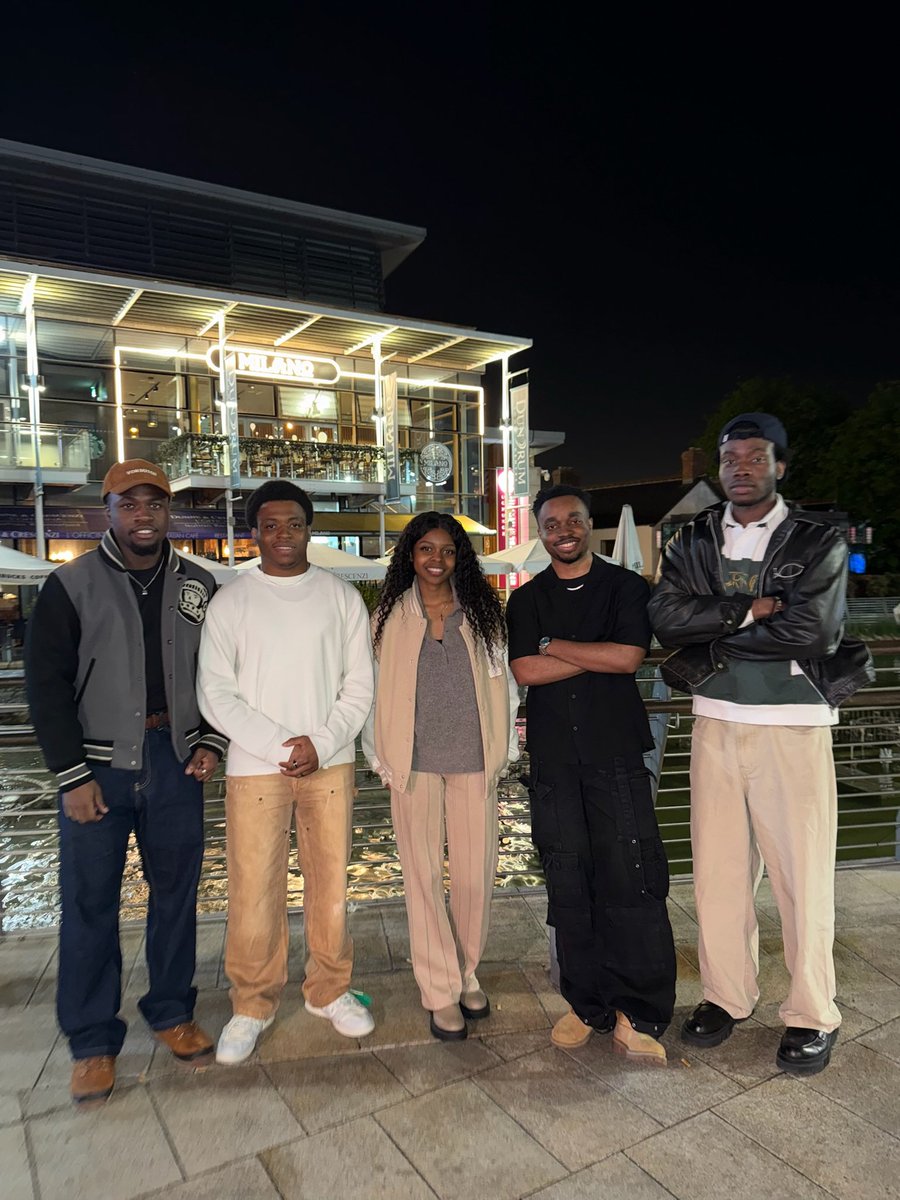 manny_karibiye's tweet photo. This was us before my founder journey began.

1x @Google
2x @JPMorgan
1x @Apple
1x @Meta 
1x @Bloomberg

Different paths, same mission. 

#winnerscircle #blackexcellence https://t.co/EKdOiOE0SG