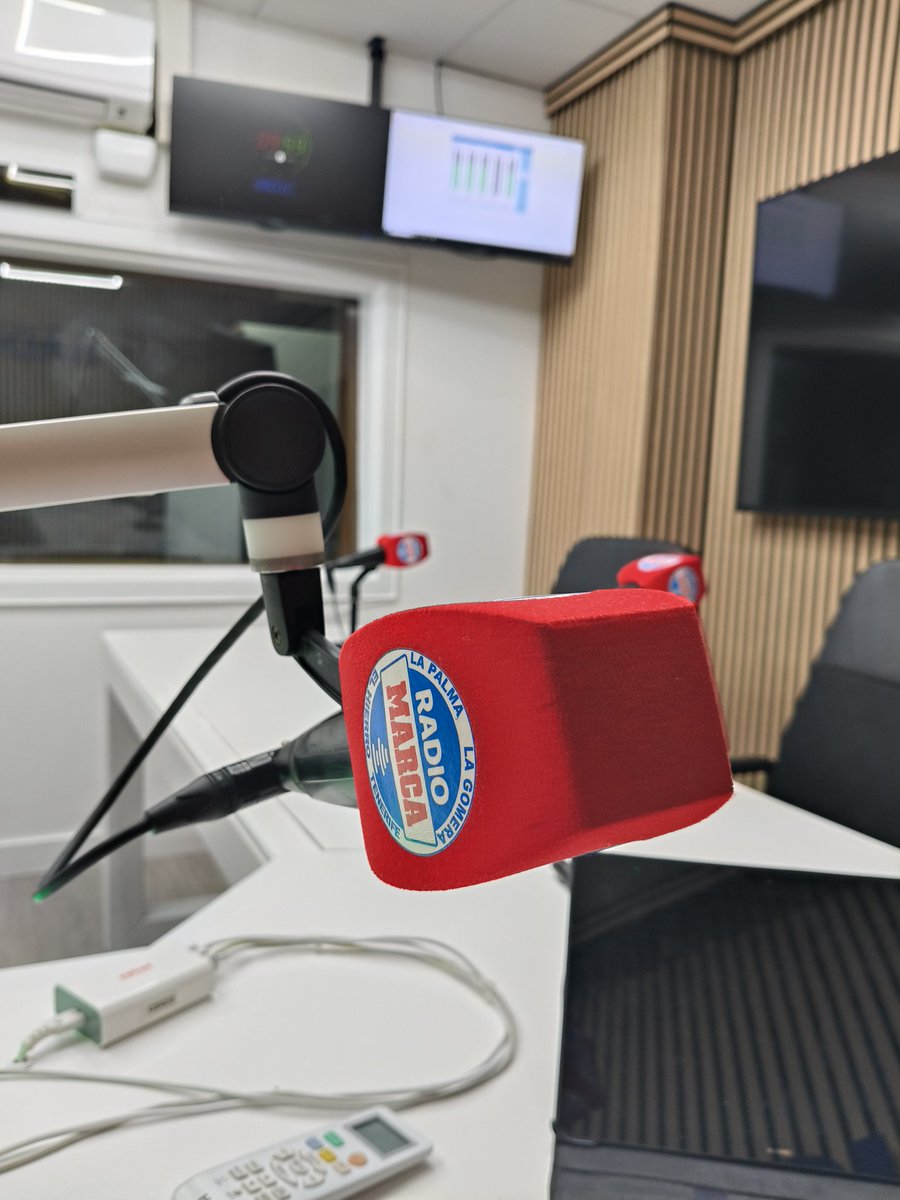 🎄 ¡Comienza la programación especial de Navidad en <a href="/RadioMarcaTfe/">Radio MARCA Tenerife</a>!

🗣️ Con <a href="/JaviFdz_28/">Javi Fernández🎙️</a> y <a href="/aaronrgueez_/">Aarón Rguez</a> 

⚽ Última hora del <a href="/CDTOficial/">CD Tenerife 🏴󠁧󠁢󠁳󠁣󠁴󠁿</a> 
😊 Nuevas secciones
🏃 Protagonistas del mundo polideportivo 

👉 radiomarcatenerife.com