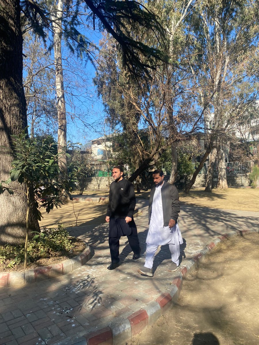 ڈپٹی کمشنر ایبٹ آباد سرمد سلیم اکرم کی ہدایات پرڈسٹرکٹ سروس ڈیلیوری میں بہتری کے حوالے سے ایڈیشنل ڈپٹی کمشنر جنرل گوہر علی نے ایڈیشنل اسسٹنٹ کمشنر ریونیو کے ہمراہ شہر کے مختلف پارکس کا معائنہ کیا
facebook.com/share/p/1CN2ec…