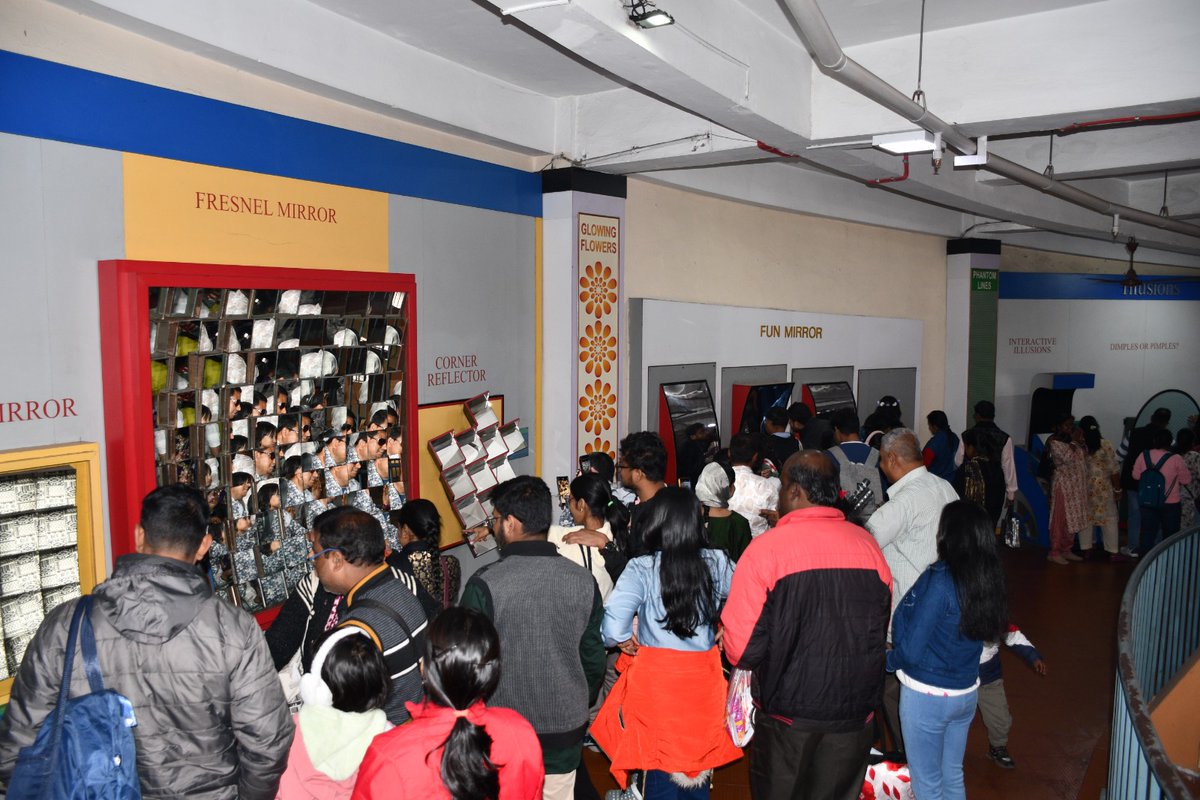 ncsmgoi's tweet image. On #ChristmasDay, @ScienceCityKol, a unit of @ncsmgoi, @MinOfCultureGoI was thronged by more than 22k visitors, as the festive spirit blended seamlessly with science,discovery &amp;amp; joyful learning.

Visit @ScienceCityKol &amp;amp; experience a place where curiosity comes alive for everyone.