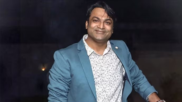 𝐔𝐝𝐚𝐢𝐩𝐮𝐫 : A female manager of an IT firm in Rajasthan Udaipur has accused her CEO Jeetesh Sisodia, executive head Shilpa Sirohi and her husband Gaurav of gangraping her in a moving car after a birthday party earlier this month.
Police said the car's dashcam, which