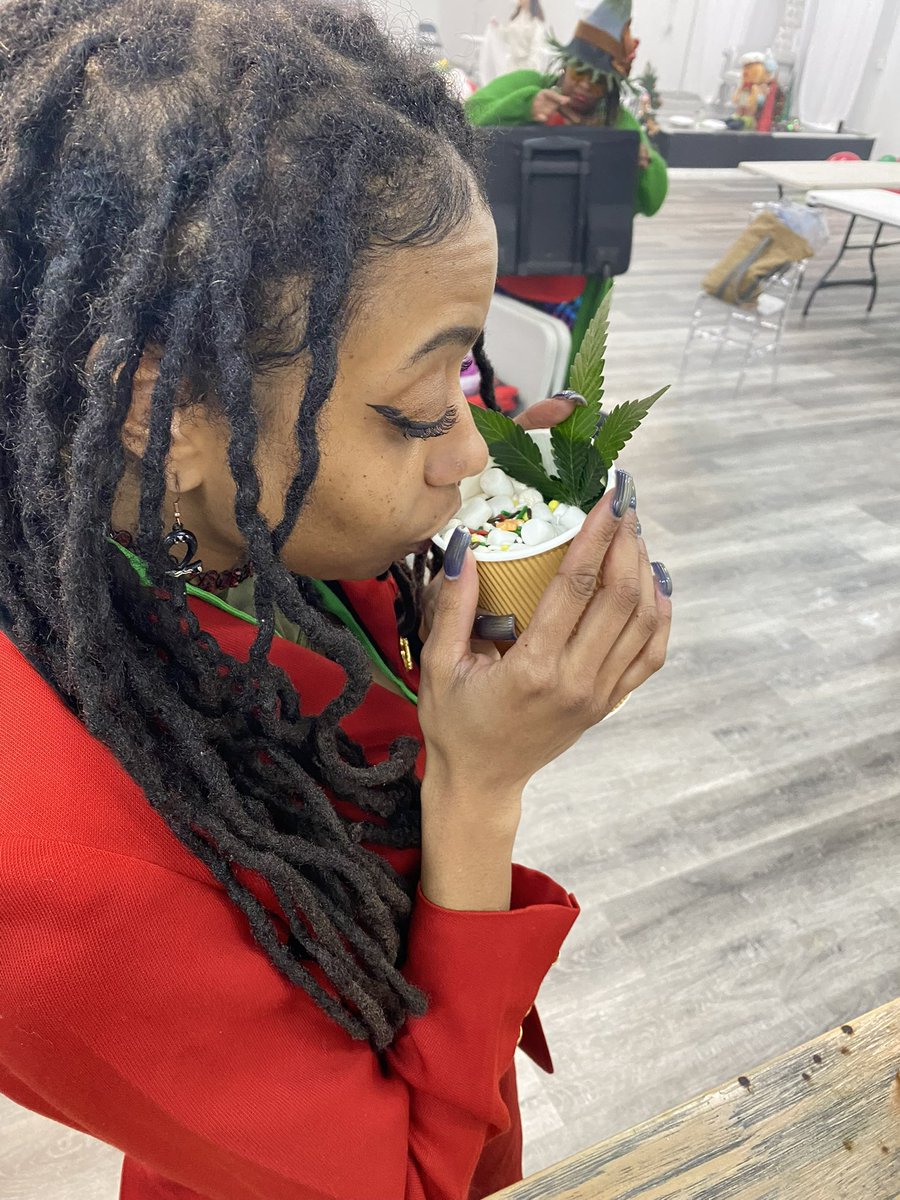 ohhytv's tweet photo. Flicks from the Pothead Genius Xmas Party 2025 🎄🔥🍃💨✨💚
@PHGeniusWorld @ftf_kd https://t.co/KutEPf1SAD