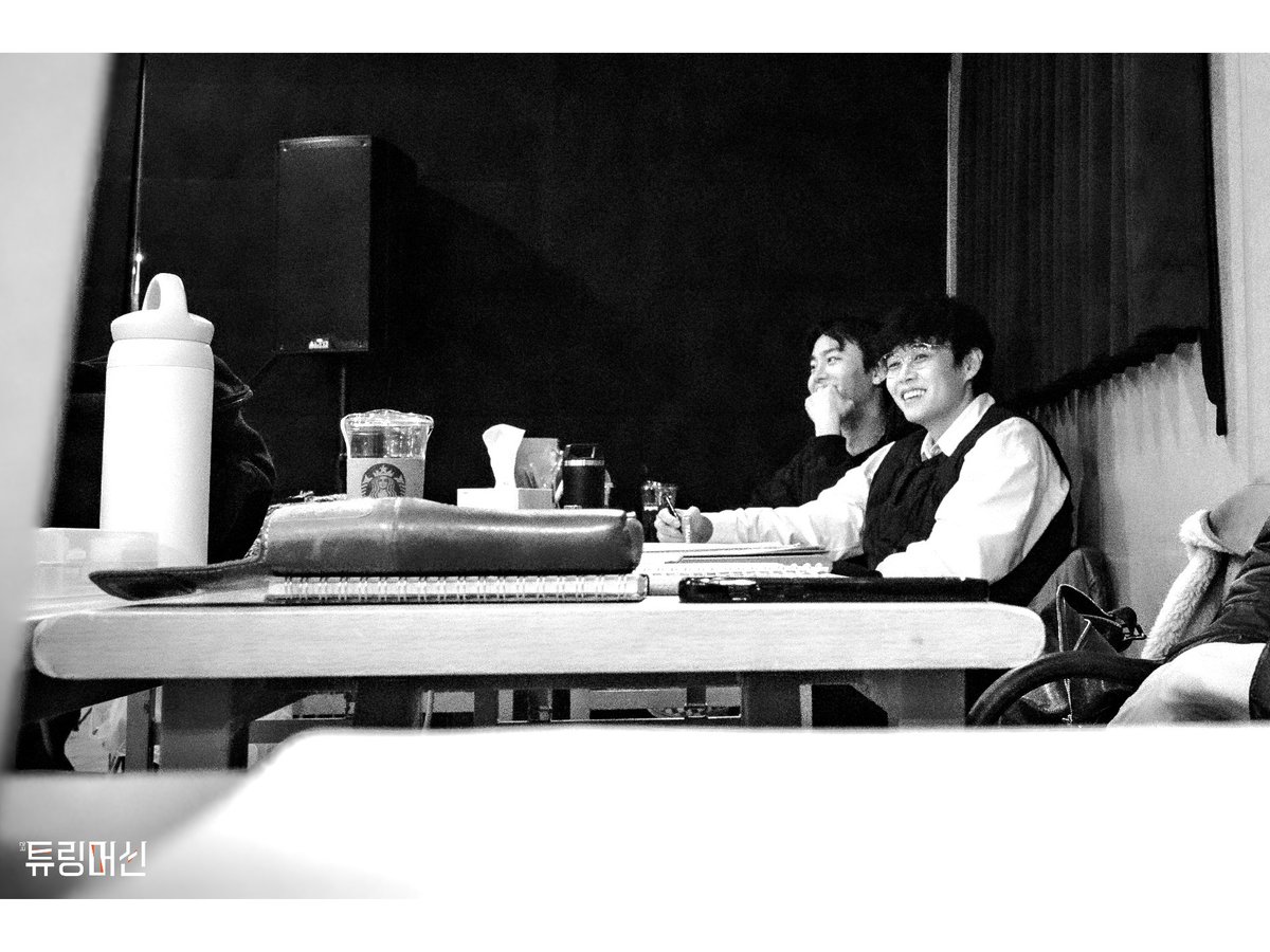 ct_sukyoung's tweet image. ⚙ 튜링의 기록 머신📟 #1
 
Photo by 김진숙 조연출 
IG. jinsook_rm

#무대밖튜링 #연습실비공식 #기록머신