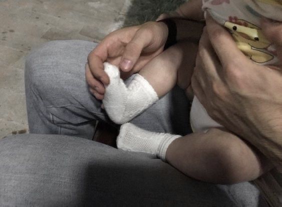 Перед уходом ещё немного поиграл с малышом. Они все такие прикольные