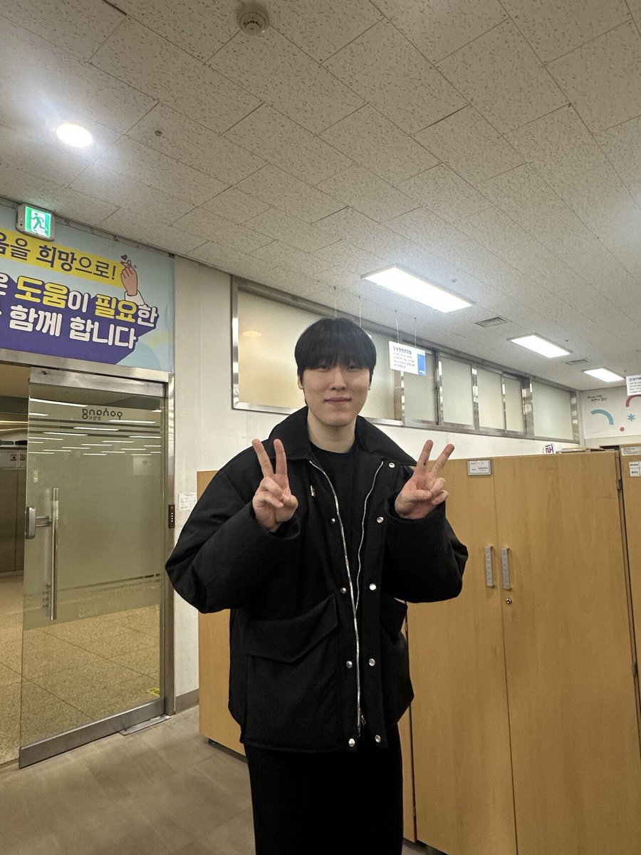 zzangdae11's tweet photo. 제카 목격담,,
기부하러 시청 갔대요

출처: https://t.co/RX8z7qKpyy https://t.co/ivLhNvJJuV