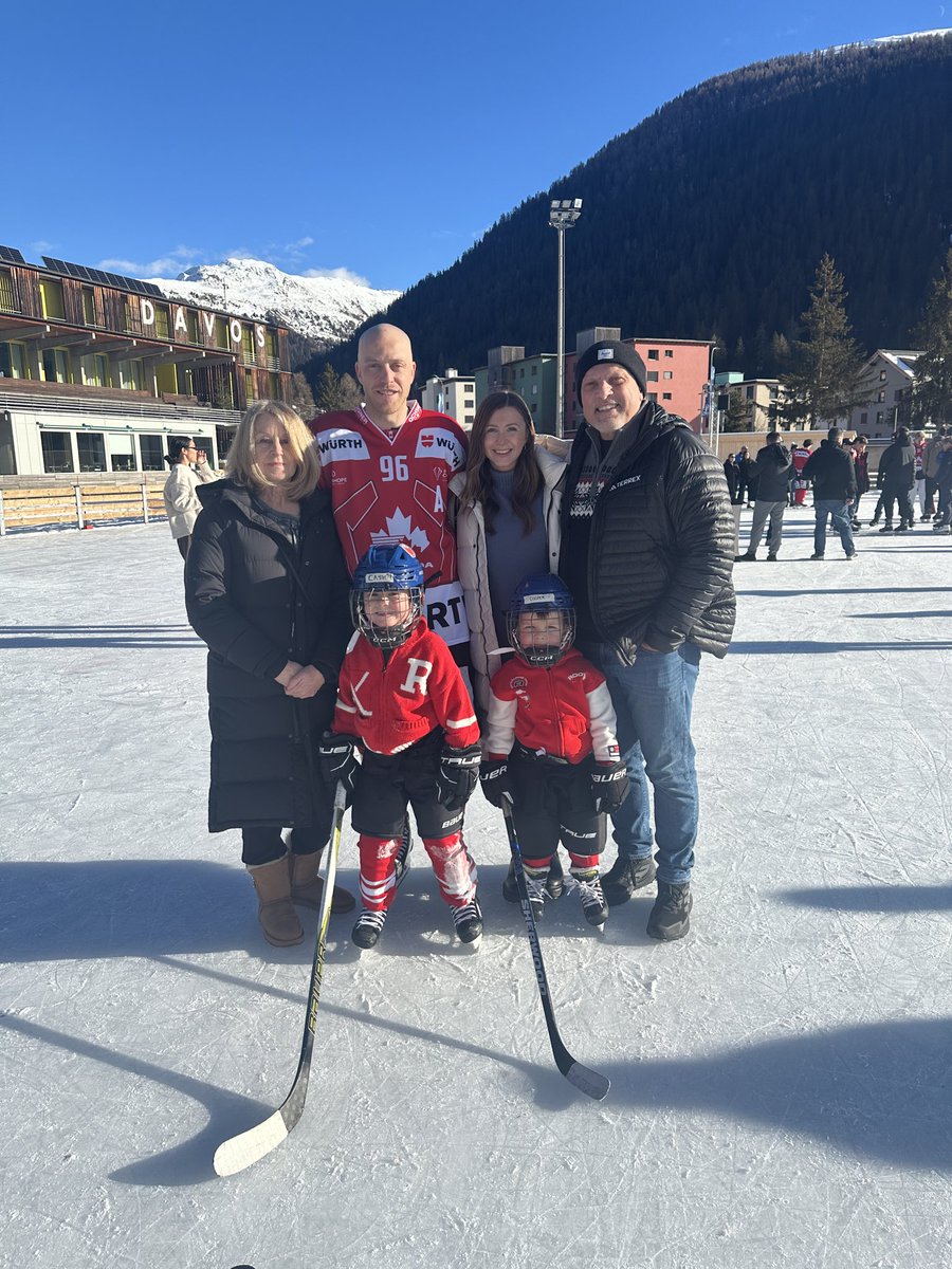 skajula's tweet photo. Happy holidays from Davos, Switzerland! https://t.co/mENV9F5Sxs