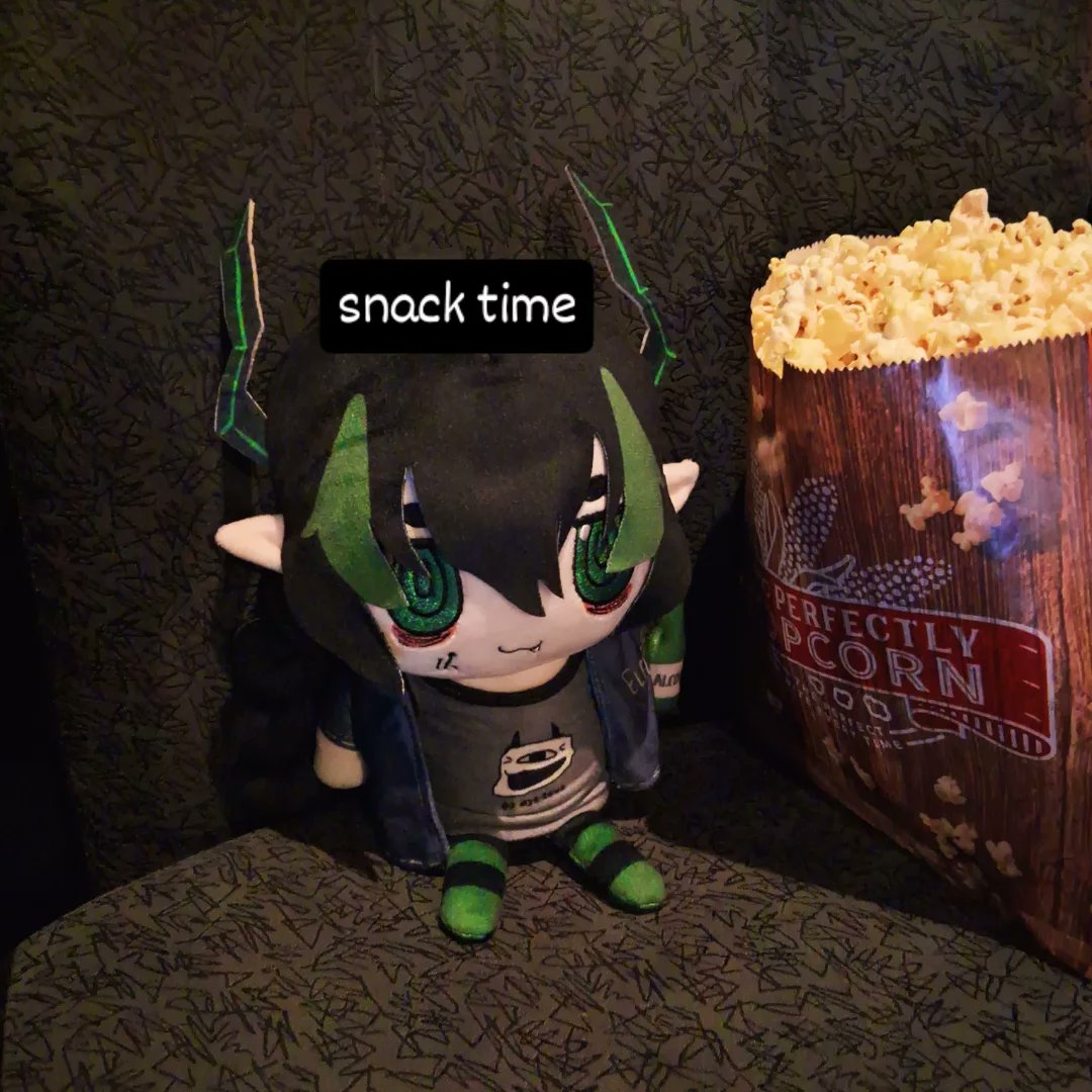 hawkco13's tweet photo. Cinema night with the stinky elf. 
Twas a good night. Denji needs a nice country mouse in his life, poor dude. https://t.co/lDEveCZdAo