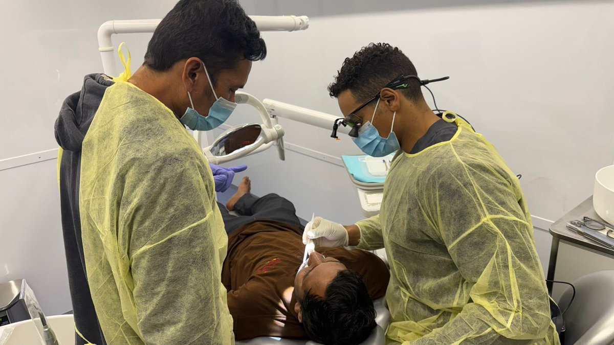 ضمن فعاليات #مهرجان_الملك_عبدالعزيز_للإبل10 
 تتواجد عيادة الأسنان المتنقلة  لـ #جامعة_رياض_العلم لتقديم خدمات علاجية واستشارات فورية للزوار 
#CSSD_Center