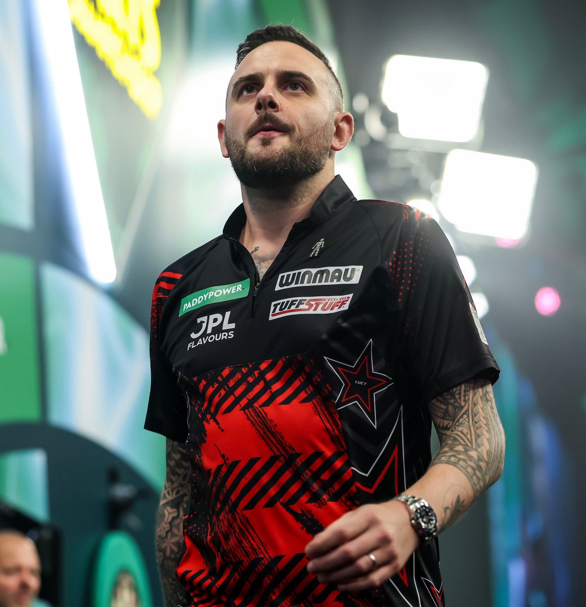 Oche180's tweet photo. 🗣️ “I can point my finger at Mensur and say he was an a****ole. I still personally think it is cheating.”

🎸 Joe Cullen has doubled down on his cheating allegation against Mensur Suljovic.

💻 Full story: https://t.co/8SDMt9Bkal

⭐️ In association with @StarSports_Bet 

📸 @taylanningpix | #WCDarts