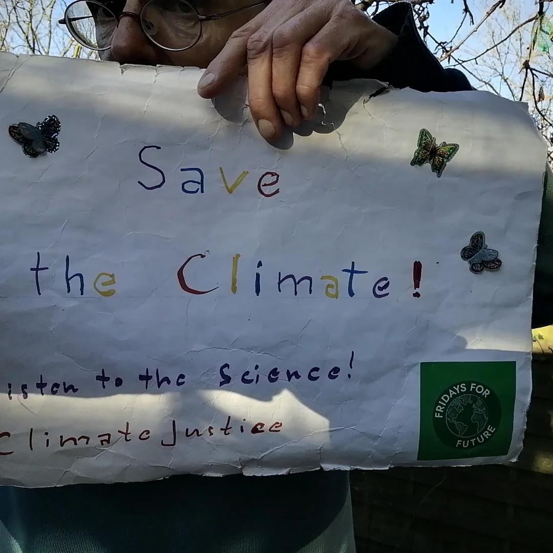 endelstamberg's tweet image. #ClimateStrike Week 326

#FightFor1Point5 Week 261

What do we want? Climate Justice! When do we want it? NOW! 
❤️ ☮️ 🌍 🌏 🌎 💧 🌳 🌱 🌿 🌺 🌼 🏵️ 🌻 🌞 🦋

#FreePalestine🇵🇸 #FreeCongo 🇨🇩 FreeSudan🇸🇩 FreeYemen🇾🇪  ClimateActionNow EndClimateImperialism twiff FFFMapSolidarity