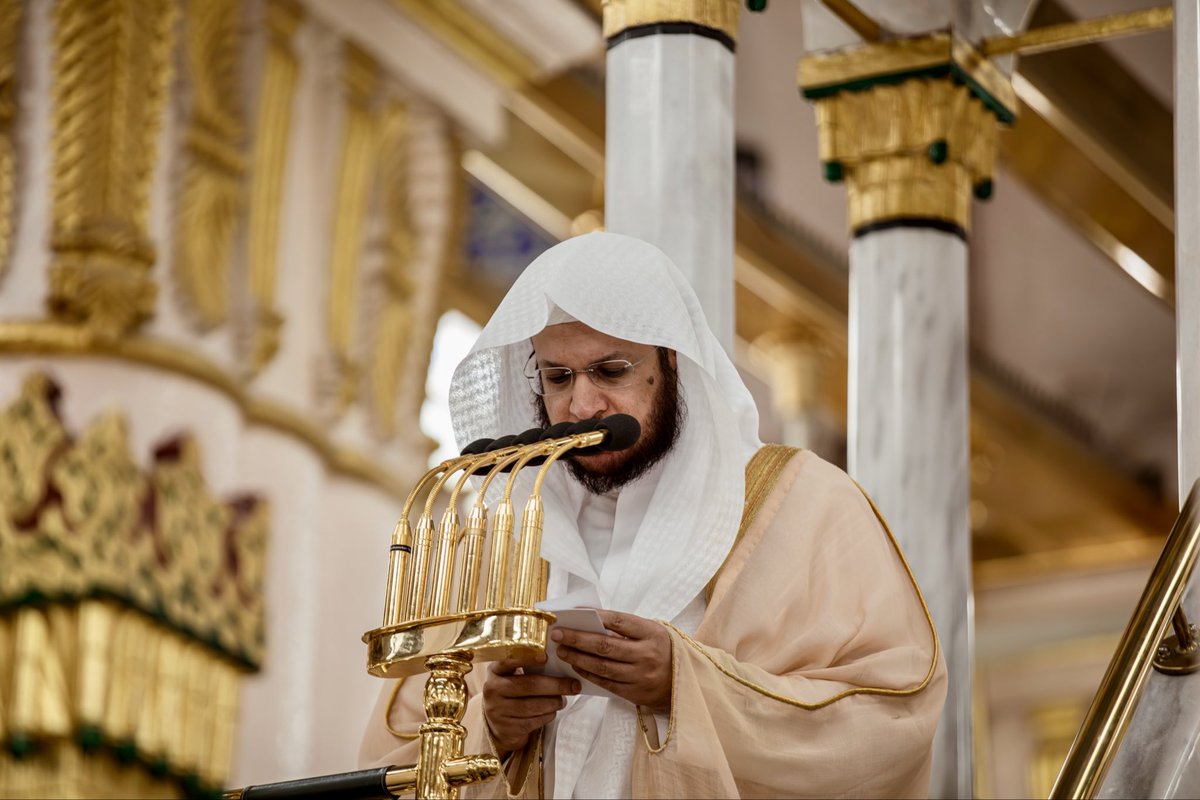 خطيب #المسجد_النبوي الشيخ عبد المحسن القاسم: 
•الدنيا حرث للآخرة وميدان للتنافس في طاعة الله
• تنافسوا إلى كمال الأعمال الصالحة لتنعموا بسلامة الصدور
