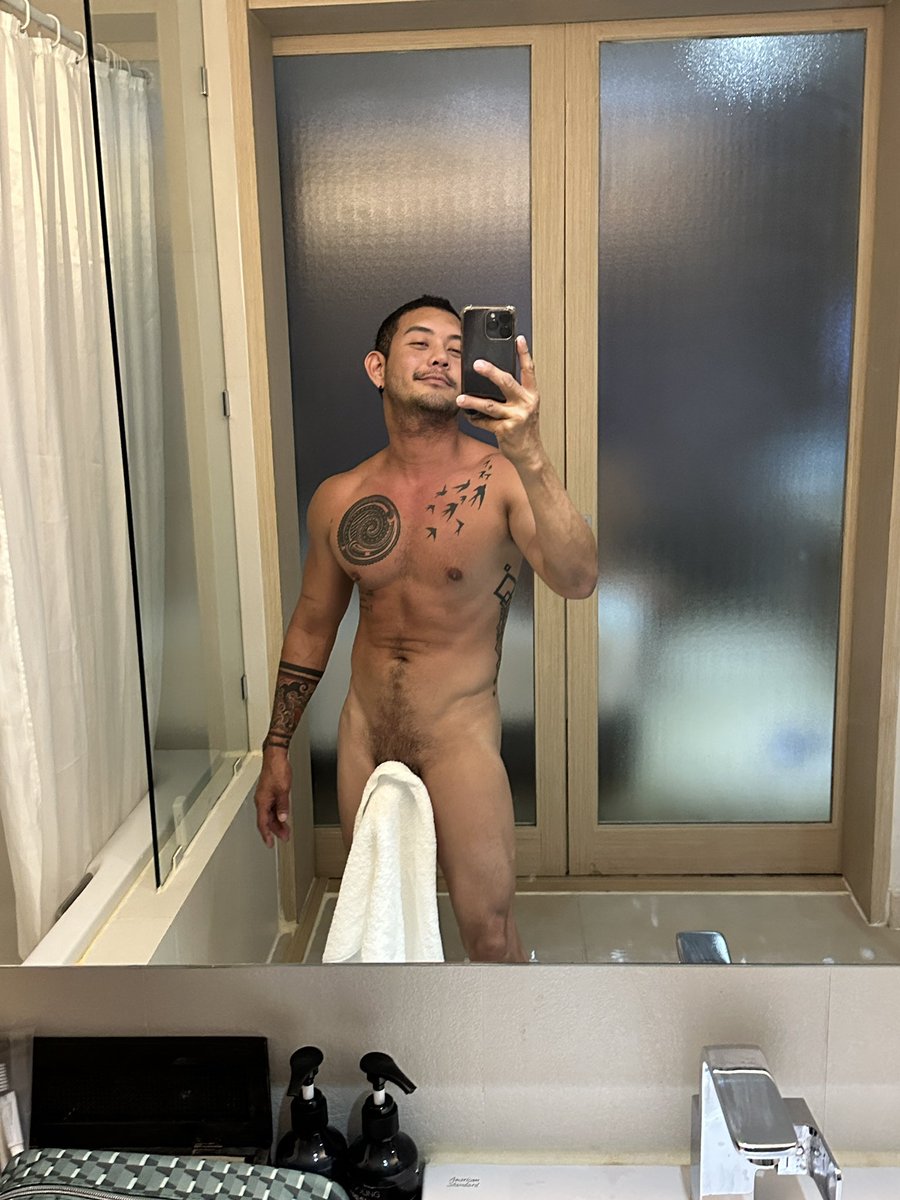 mann_papone tweet media