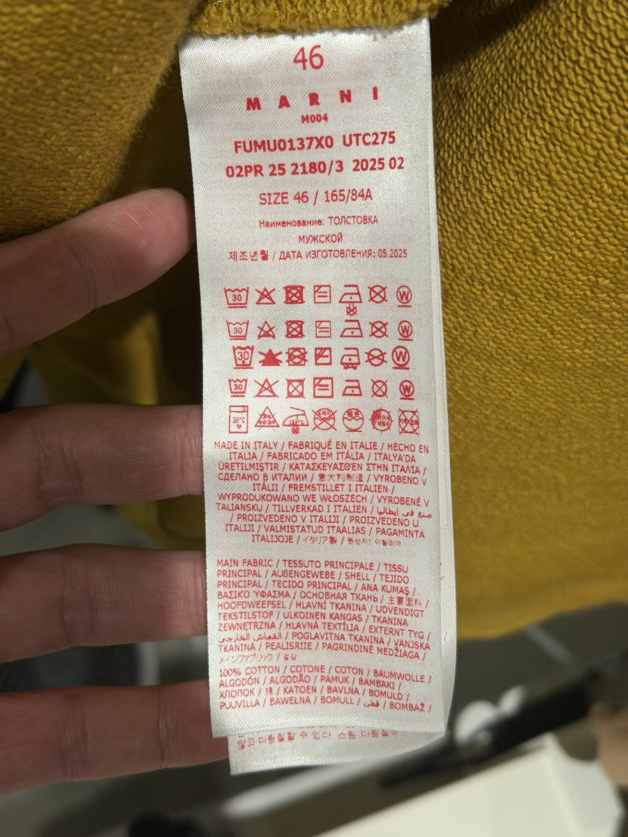 このブランドのタグ、いつもすごい量の洗濯表示してくれて助かる