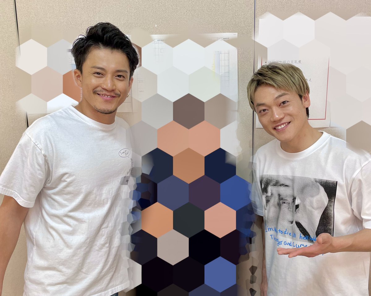 hinode_obt's tweet image. クリスマス翌日の今日は、小栗旬さんのお誕生日。おめでとうございまーきのっ㊗️

『お前いつまでやんだよ』と言いつつも深い懐で観てくださる小栗さんに命を燃やさせて頂いてます！

そしてお正月の、ずっと出たかった番組で共演😭
小栗さんのゴルフでのショットをキャッチに挑んでます！…