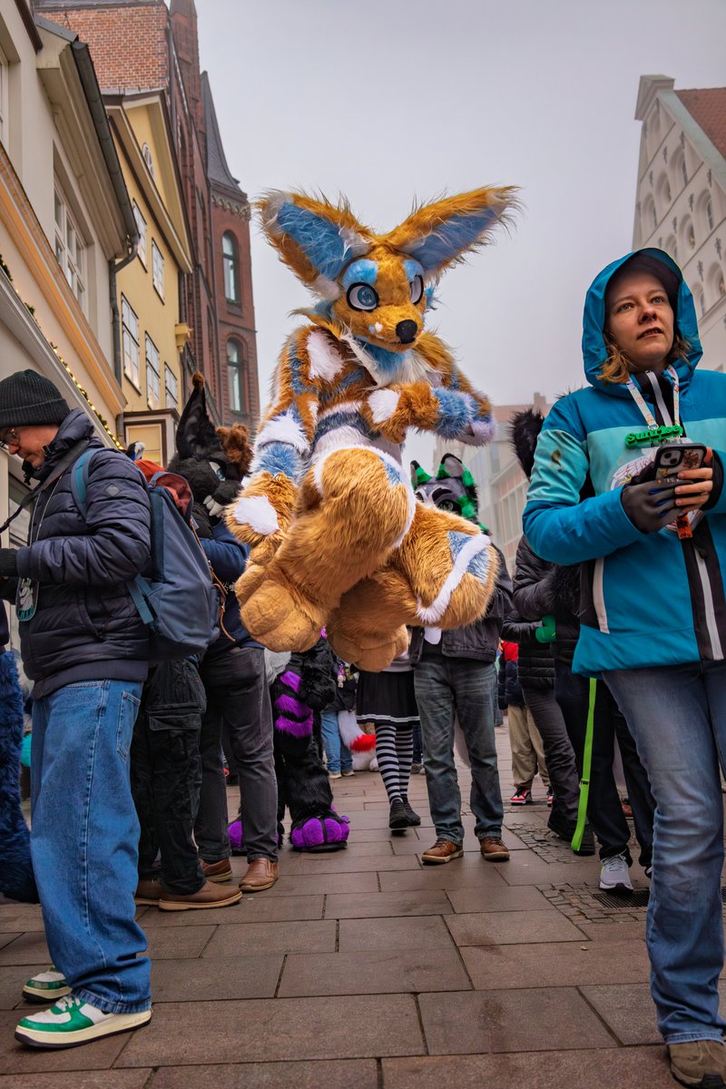 TayGoober's tweet photo. Jumping into the new year.
suiter: @/trippy.tally on instagram
picture taken at the Lüneburg Furwalk 20.12.2025
#fursuit #furry #photography https://t.co/D3gkZStCsG
