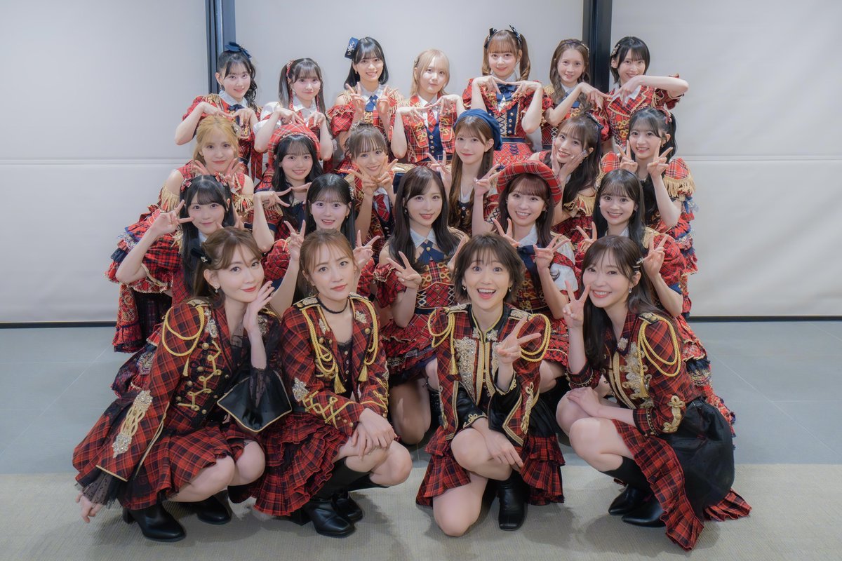 Ⓜ️❄️ #ＭステSUPERLIVE ❄️Ⓜ️

現役メンバー18名と
#大島優子 さん #高橋みなみ さん
#小嶋陽菜 さん #指原莉乃 さんで
☑︎RIVER
☑︎ポニーテールとシュシュ
☑︎ヘビーローテーション
のメドレーを披露させていただきました🎧✧˖°

このあと20時台🕗
アイドル8組80名夢コラボ