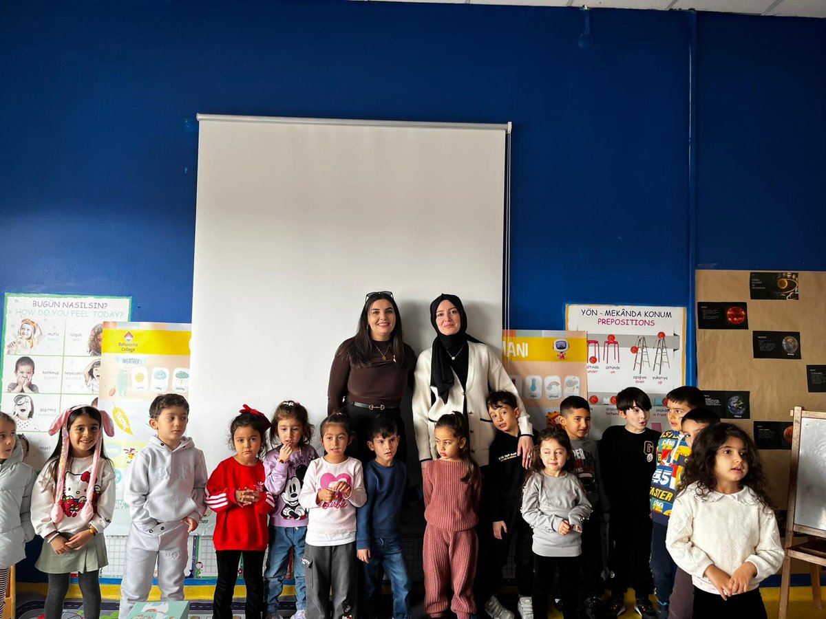 Bugün Sıra Bende etkinliği kapsamında Mavi Sınıf velimiz, çocuklarımızla oyun etkinliği gerçekleştirdi. Katılımından dolayı velimize teşekkür ederiz.🎈
<a href="/bahcesehir_k12/">Bahçeşehir Koleji</a> 
<a href="/EnverYucel/">EnverYucel</a> 
<a href="/koccozlem/">Dr.Özlem Koç</a> 
<a href="/Savas_BOYAR/">Savaş BOYAR</a> 
<a href="/AtlihanMumtaz/">Mümtaz ATLIHAN</a> 
<a href="/ismailK08300410/">İsmail Karaman</a>