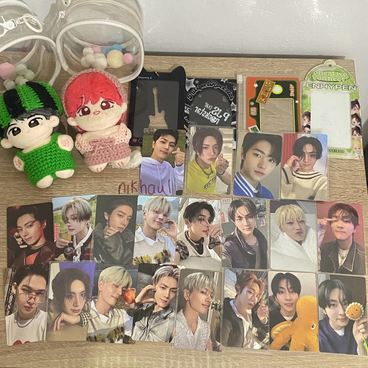 nikhaul's tweet photo. wts lfb enhypen ph quitting sale
 
• 20 official photocards + 1 jay 10 cm doll + 1 jungwon doll
• ₱2k, sold as set only. 
• payo or 1 week dop with dp
• comes w/ freebies (keyrings, etc.)
• x sensi (8-10 condi)

# jungwon heeseung jay jake sunghoon sunoo ni-ki pc qs https://t.co/yUqRMIwf7I