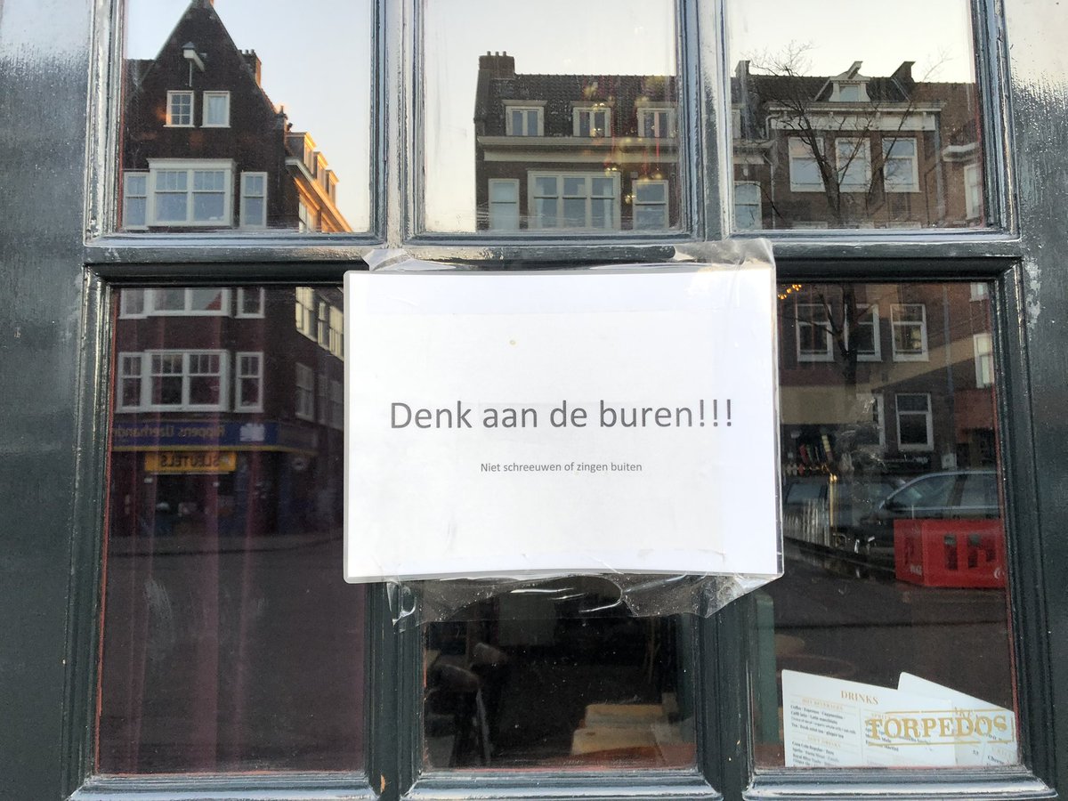 MonicaKeyzer's tweet photo. 🗣️
Denk aan de buren!!!
Niet schreeuwen of zingen buiten
🥂
NIEUWJAARSBORREL
DONDERDAG
1 januari vanaf 17:00 uur
met live muziek van
The Wonderband, bubbels
& hapjes van het huis
#straattaal Westerstraat - Amsterdam.
#Cafe #DeBlaffendeVis #BlaffendeVis #buren #NoAd https://t.co/HDq1pFi7kp