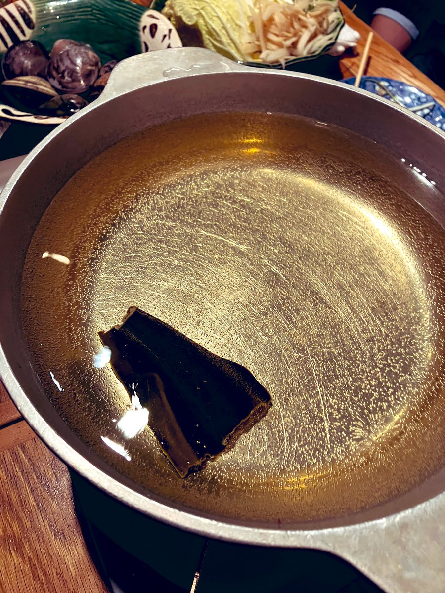 しゃぶしゃぶする前の鍋